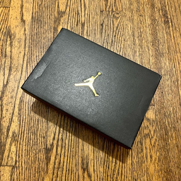 Jordan’s retro 11 (TD) white varsity red black - toddler 5c - NWT AND BOX - Picture 6 of 7